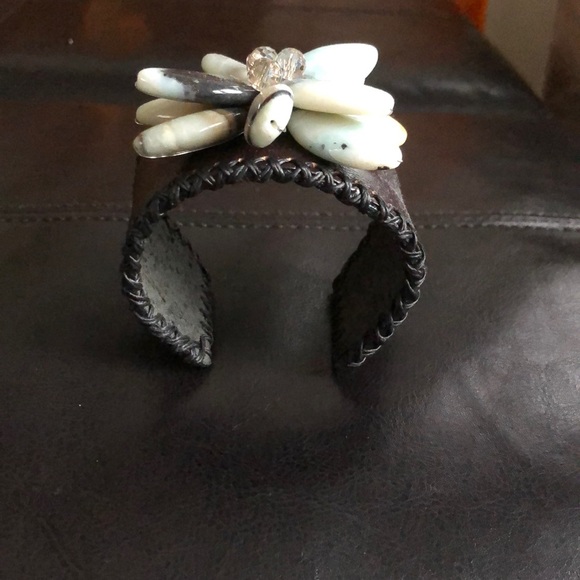 Flower cuff - Picture 2 of 2